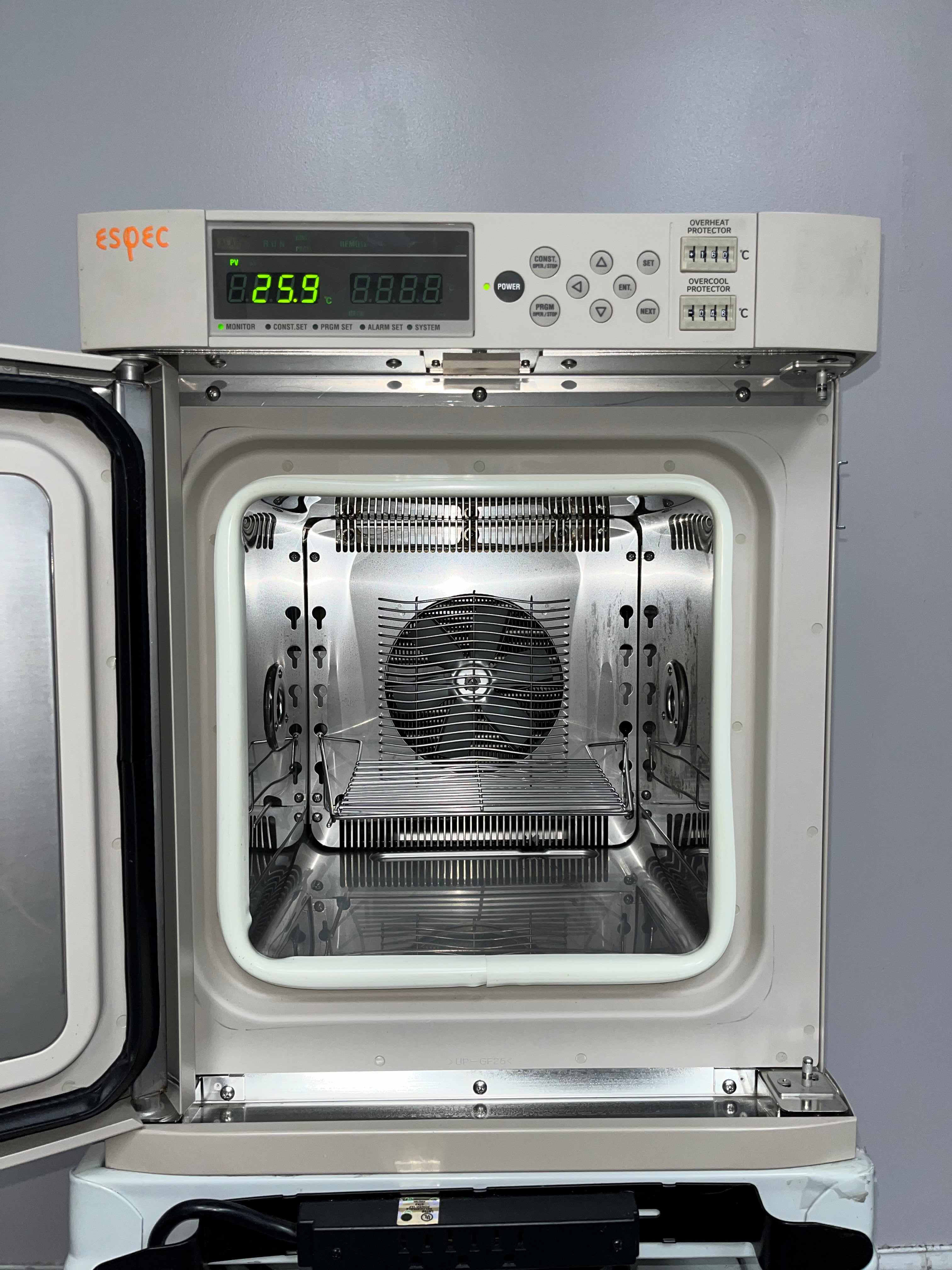 Environmental Chamber -- Fully Working ESPEC SU-241 Temperature